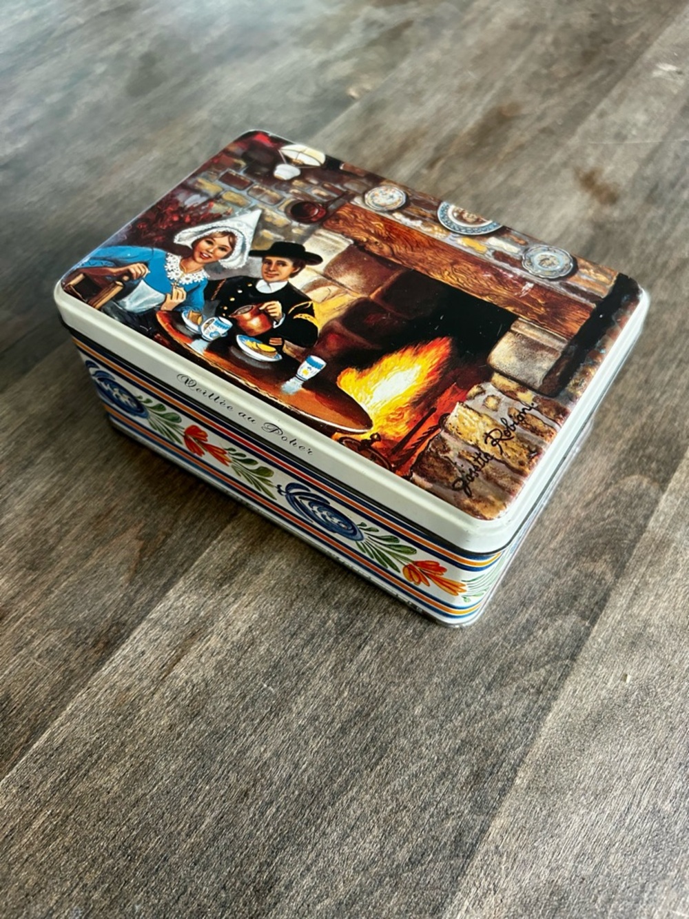 Vintage Cozy Decorative French Tin Box